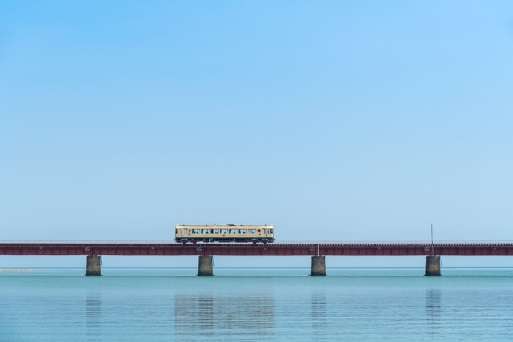 ＜コース番号：T2525＞【大阪発着】「海を走る列車」由良川橋梁を行く！京都丹後鉄道と”日本のヴェネツィア”伊根の舟屋めぐり遊覧船