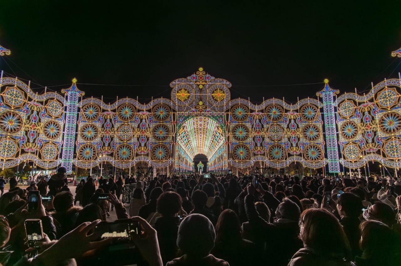 ＜コース番号：T2881＞【大阪発着】KOBEルミナリエ2026と春節賑う南京町&神戸港クルーズ