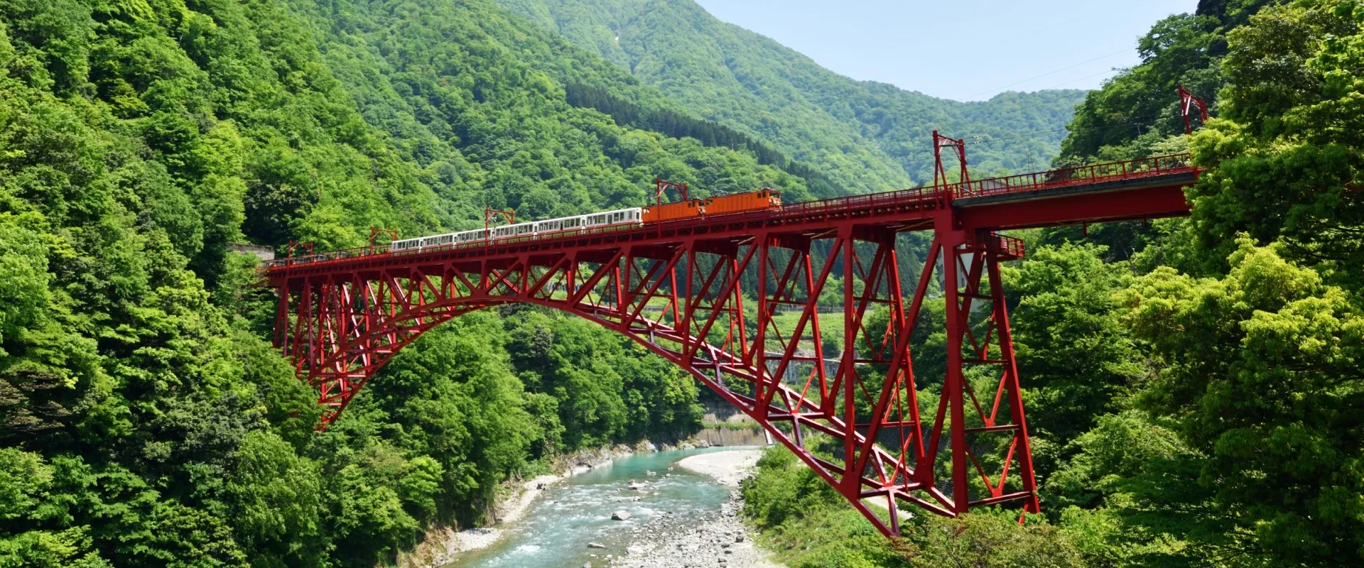 ＜コース番号：T3067＞【大阪・奈良発着】爽快！黒部峡谷トロッコ列車と上高地2日間